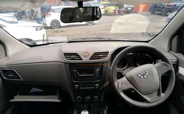 WULING  CONFERO  DB