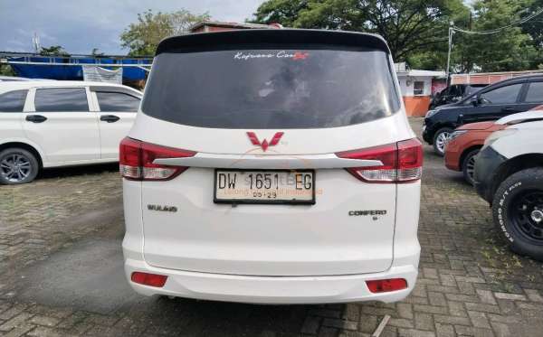 WULING  CONFERO  DB