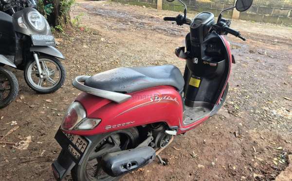 HONDA SCOOPY CW
