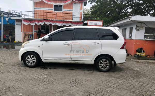 TOYOTA  AVANZA  G