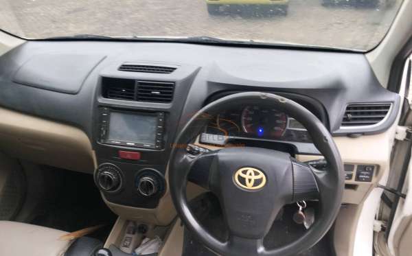TOYOTA  AVANZA  G