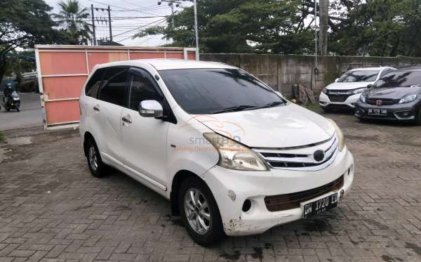TOYOTA  AVANZA  G