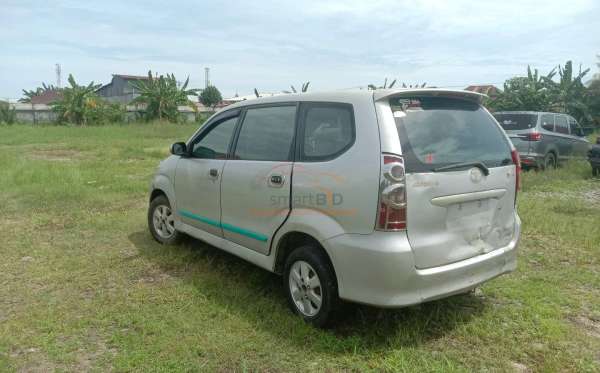 TOYOTA AVANZA