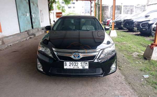 TOYOTA Carmy 2.5 HYBRID A/T