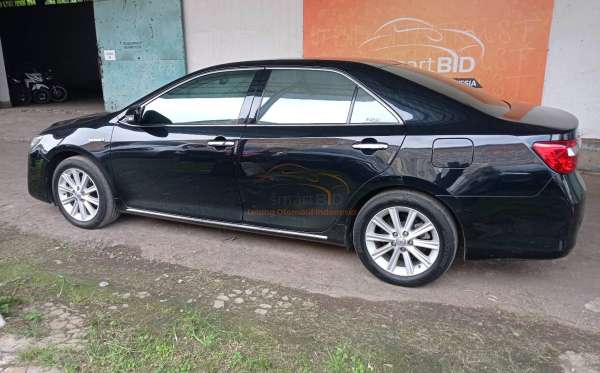 TOYOTA Carmy 2.5 HYBRID A/T