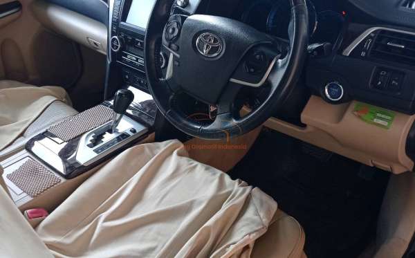 TOYOTA Carmy 2.5 HYBRID A/T