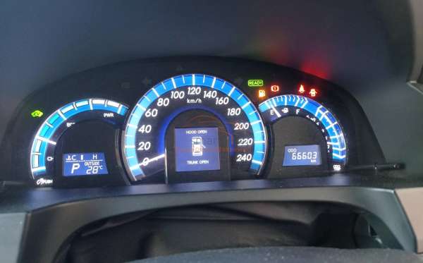 TOYOTA Carmy 2.5 HYBRID A/T