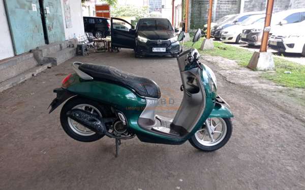 HONDA SCOOPY CW