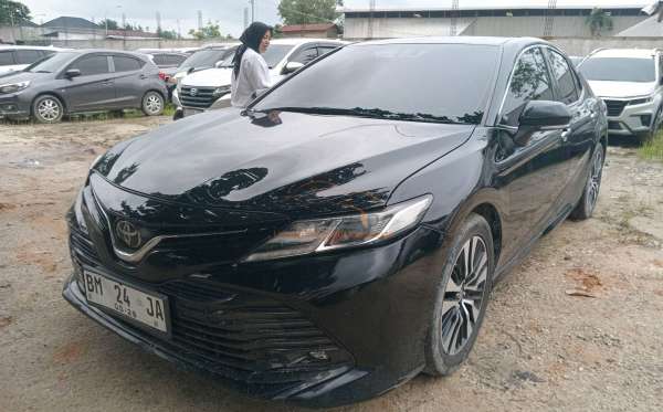 TOYOTA CAMRY V