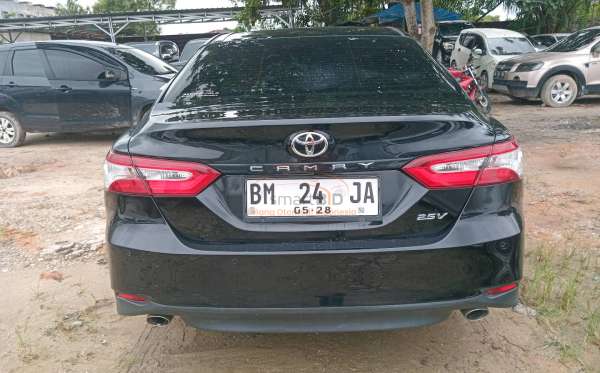 TOYOTA CAMRY V