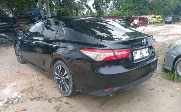 TOYOTA CAMRY V
