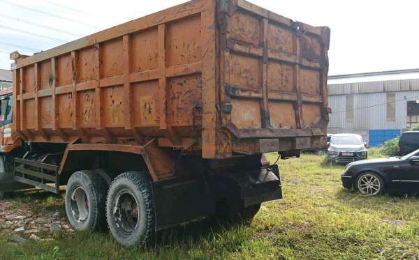 MITSUBISHI  FN  527 MS (6x4) M/T