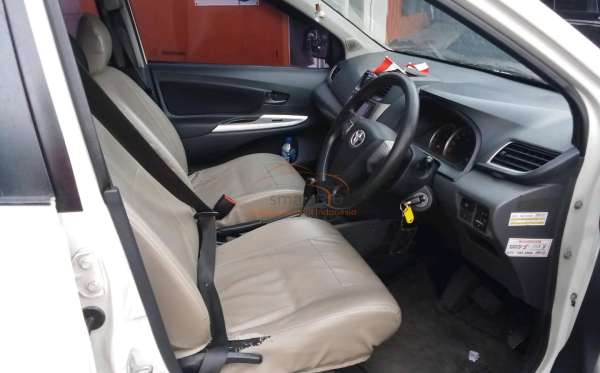 TOYOTA AVANZA VELOZ