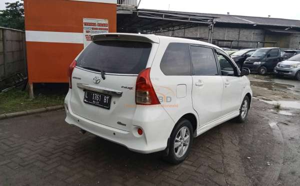 TOYOTA AVANZA VELOZ