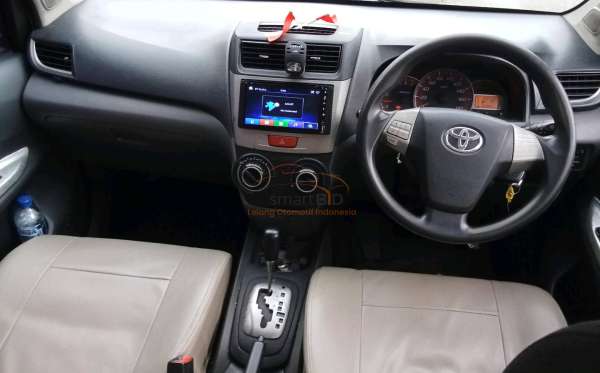 TOYOTA AVANZA VELOZ
