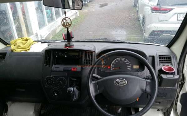 DAIHATSU GRAN MAX BLIND VAN