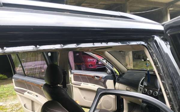 MITSUBISHI  PAJERO  SPORT 2.5HP-E