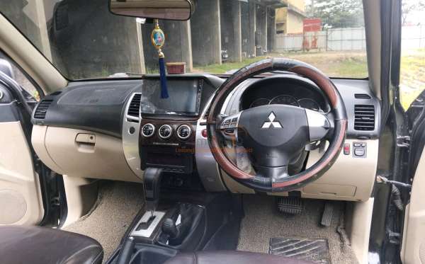 MITSUBISHI  PAJERO  SPORT 2.5HP-E