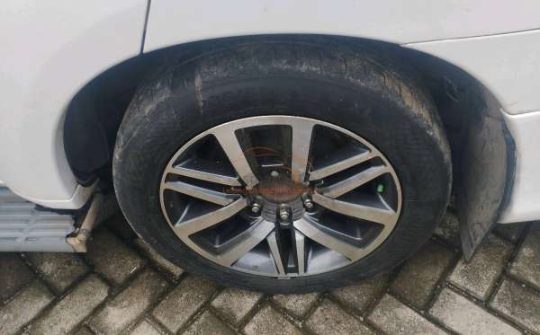 TOYOTA FORTUNER 2.5G AT