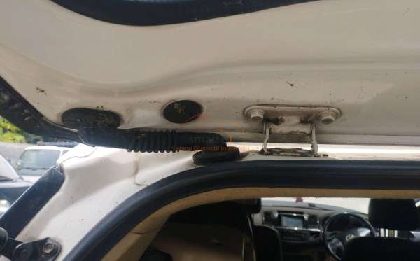 TOYOTA FORTUNER 2.5G AT