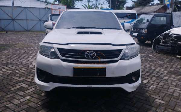 TOYOTA FORTUNER 2.5G AT