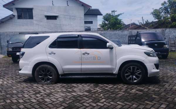 TOYOTA FORTUNER 2.5G AT
