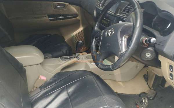 TOYOTA FORTUNER 2.5G AT