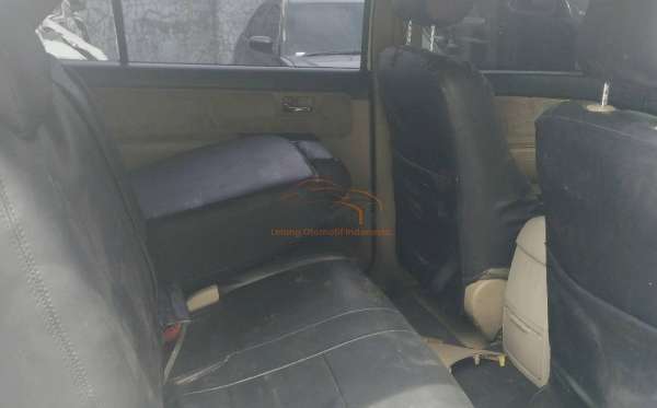 TOYOTA FORTUNER 2.5G AT