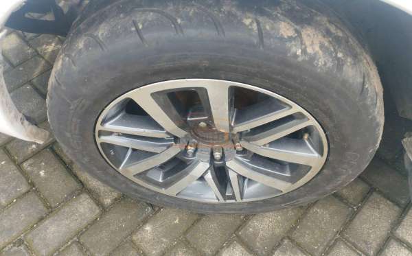 TOYOTA FORTUNER 2.5G AT