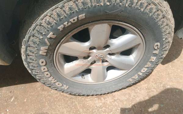 TOYOTA HILUX PICK UP