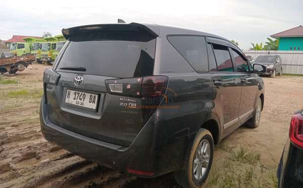 TOYOTA INNOVA G