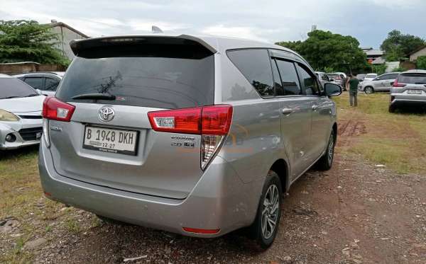 TOYOTA INNOVA G