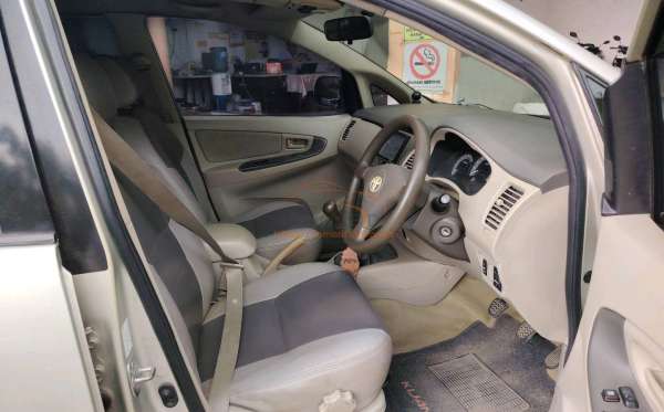 TOYOTA KIJANG INNOVA G