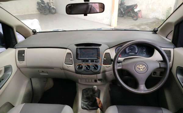 TOYOTA KIJANG INNOVA G