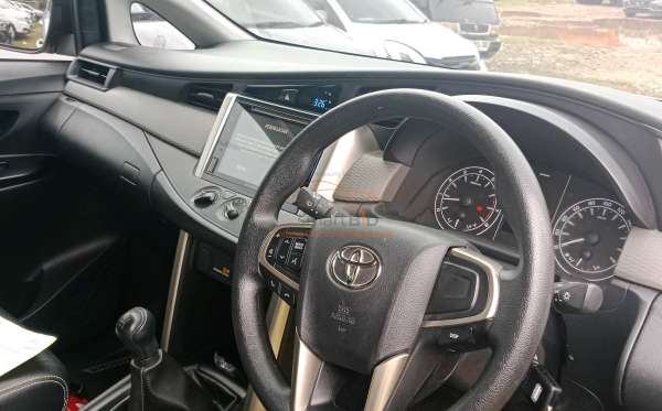 TOYOTA KIJANG INNOVA G