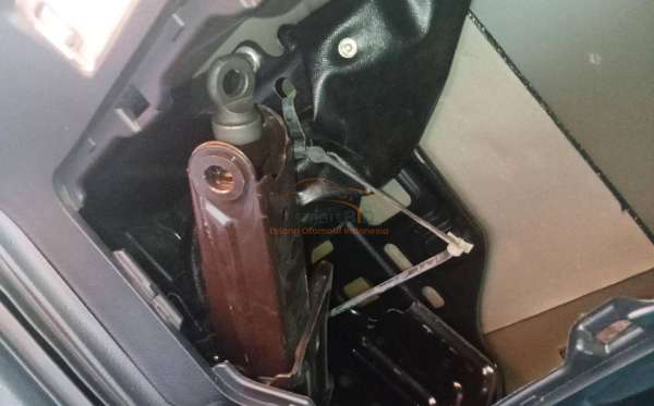 TOYOTA VELLFIRE 2.5G