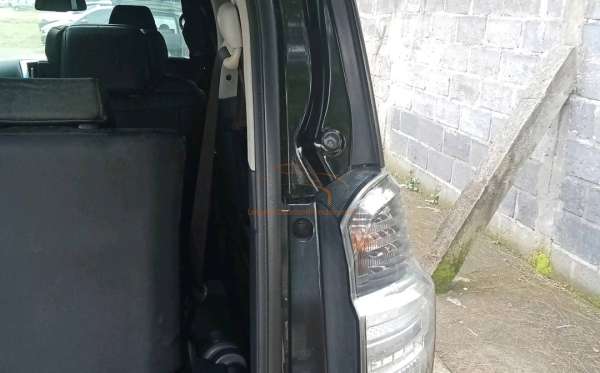 TOYOTA VELLFIRE 2.5G