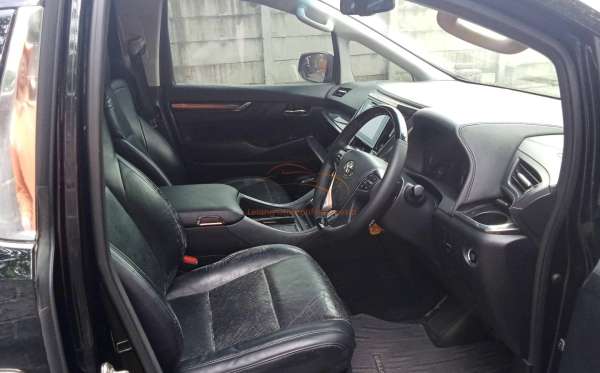 TOYOTA VELLFIRE 2.5G