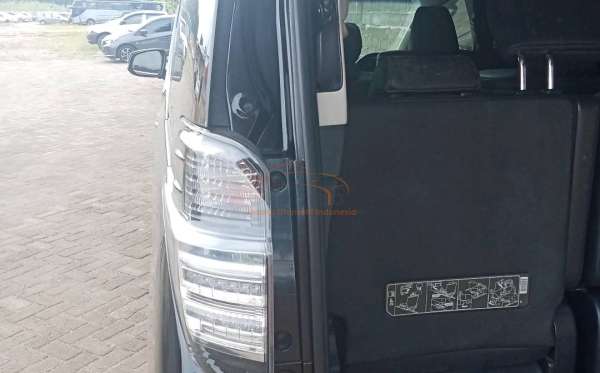 TOYOTA VELLFIRE 2.5G