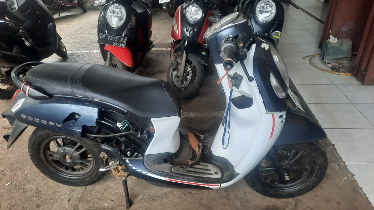HONDA SCOOPY SPORTY