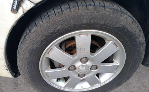 MITSUBISHI  MIRAGE  1.2L GLX