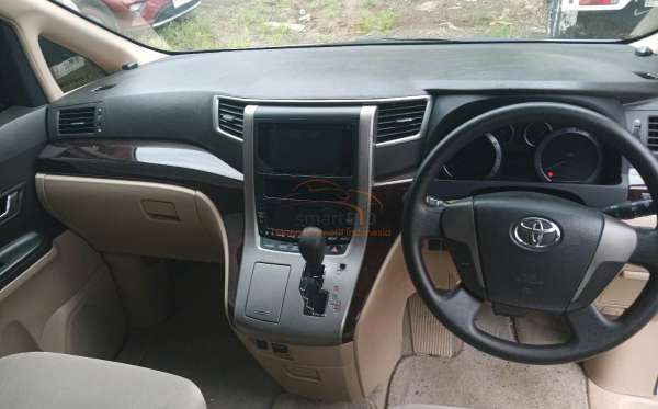 TOYOTA ALPHARD 2.4 X