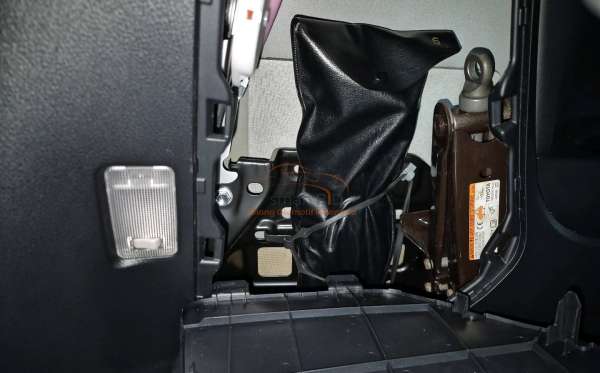 TOYOTA VELLFIRE 2.5G