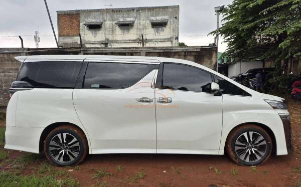 TOYOTA VELLFIRE 2.5G