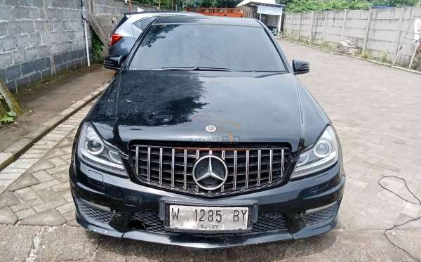 MERCEDES BENZ  C 200