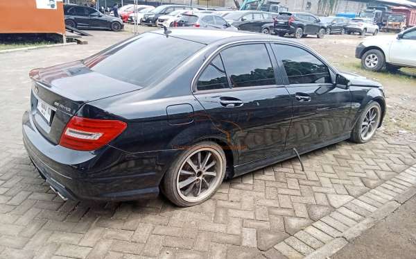 MERCEDES BENZ  C 200