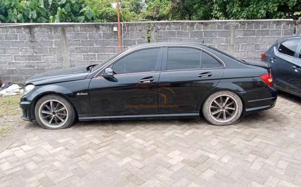 MERCEDES BENZ  C 200