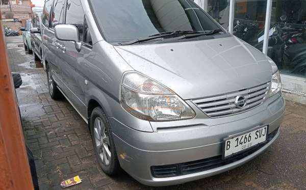 NISSAN SERENA