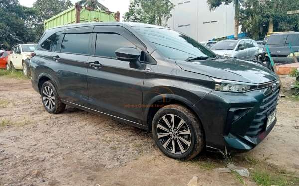 TOYOTA AVANZA