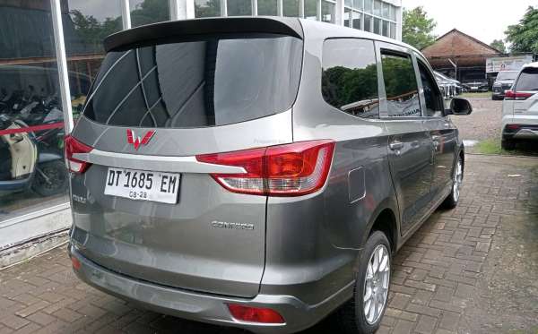 WULING CONFERO